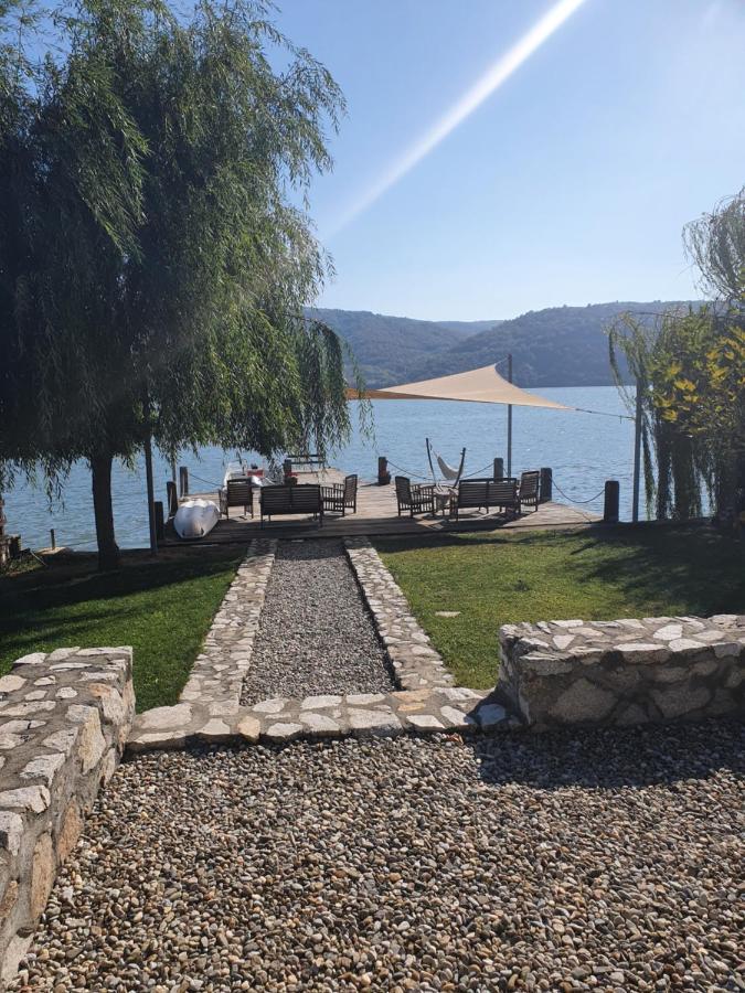 Pensiunea Casa Mircea & Restaurant Ешелница Экстерьер фото