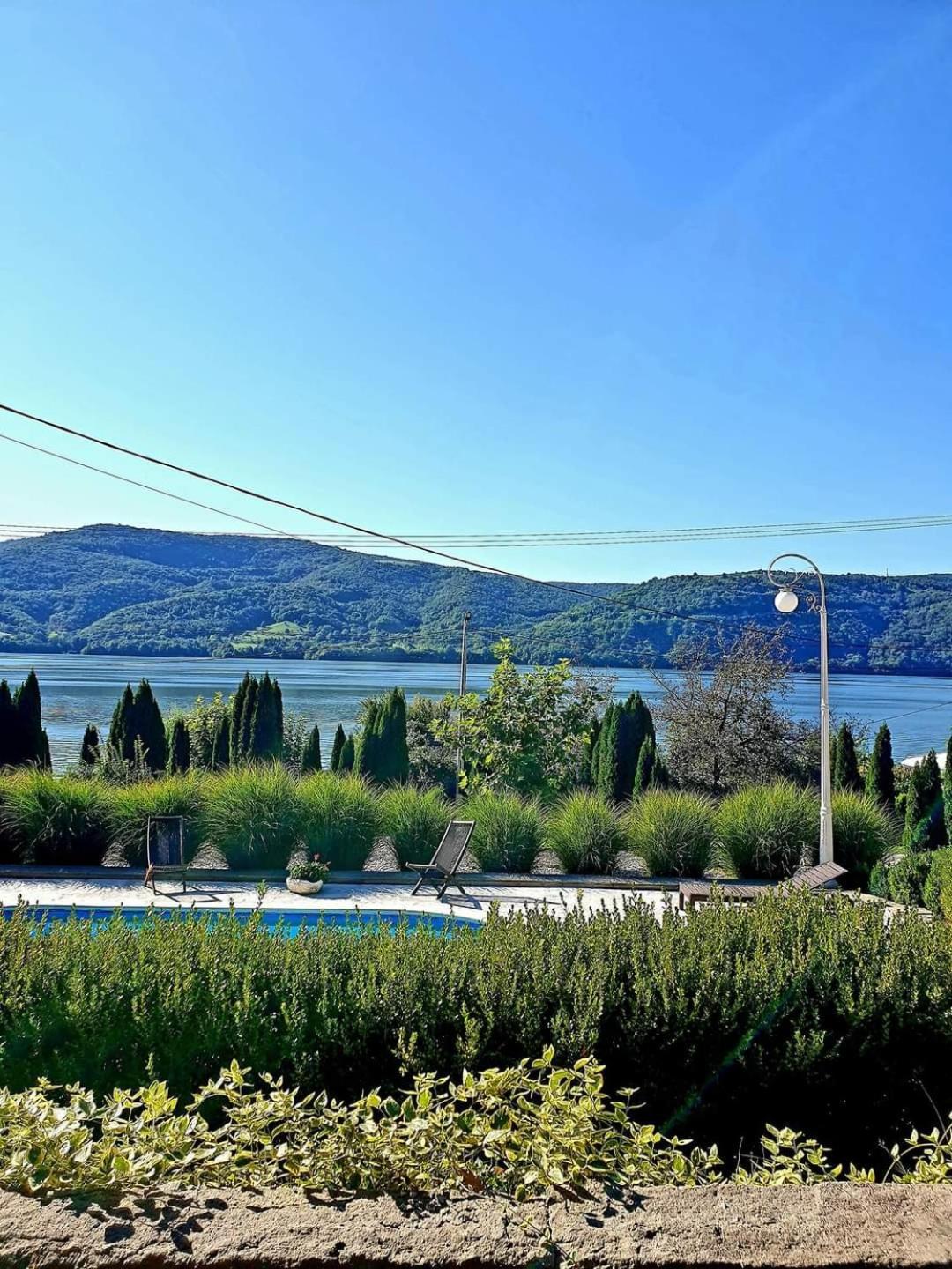 Pensiunea Casa Mircea & Restaurant Ешелница Экстерьер фото