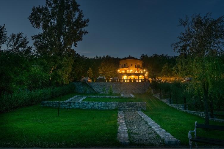Pensiunea Casa Mircea & Restaurant Ешелница Экстерьер фото