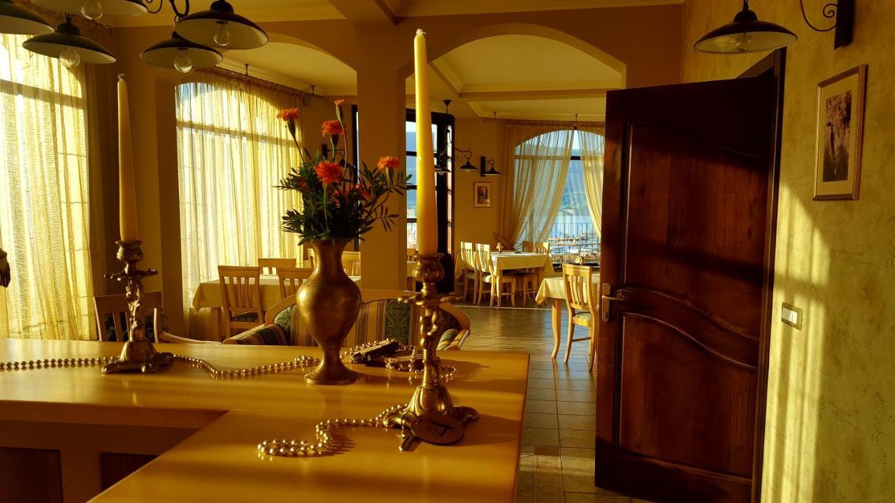 Pensiunea Casa Mircea & Restaurant Ешелница Экстерьер фото